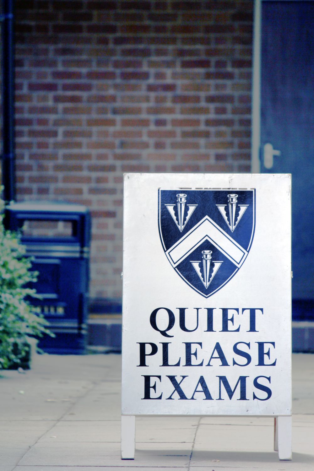 Examen-Hinweisschild Bloxham School